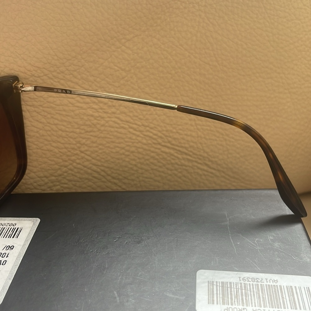 Sun glasses Prada - Picture 3 of 4
